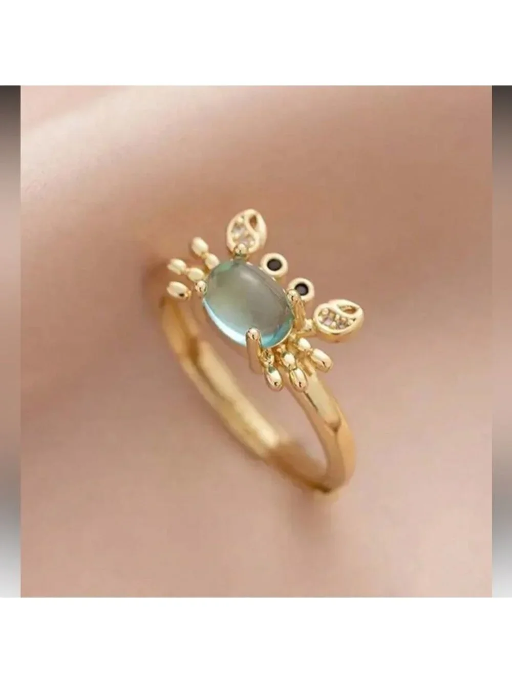Crab Ring with Blue Gemstone Q51